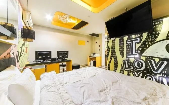 Oda (Suite room (Netflix viewing available)