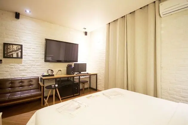 Oda (Deluxe (Netflix available the latest )