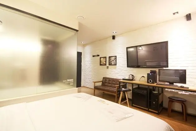 Oda (Deluxe (Netflix available the latest )