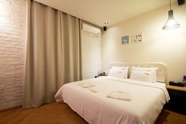 Oda (Deluxe (Netflix available the latest )