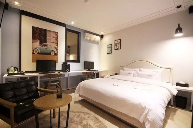 Oda (Standard (Netflix available the lates)