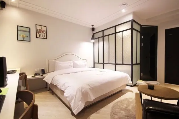 Oda (Standard (Netflix available the lates)