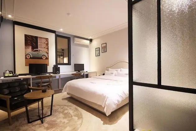 Oda (Standard (Netflix available the lates)