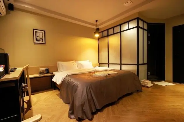 Oda (Standard (Netflix available the lates)