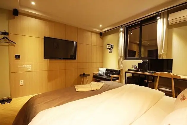 Oda (Standard (Netflix available the lates)