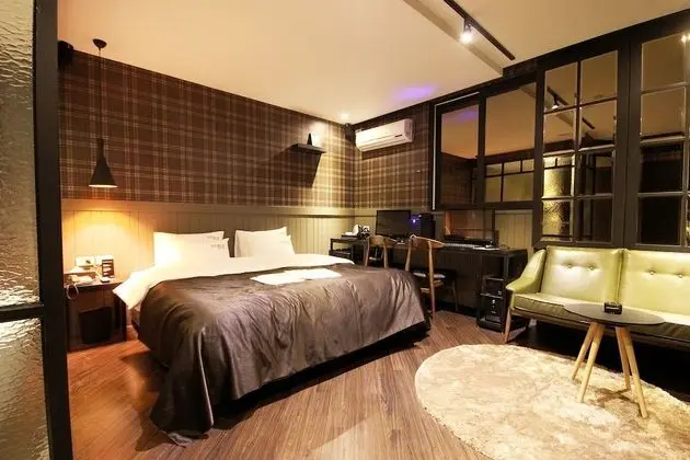 Oda (Standard (Netflix available the lates)