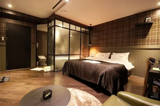 Oda (Standard (Netflix available the lates)