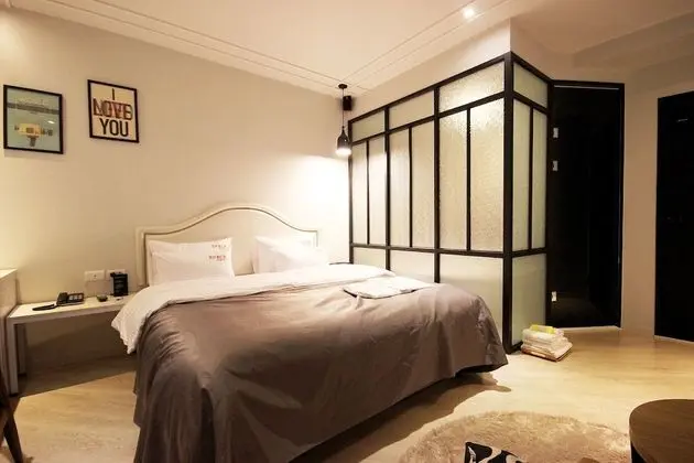 Oda (Standard (Netflix available the lates)