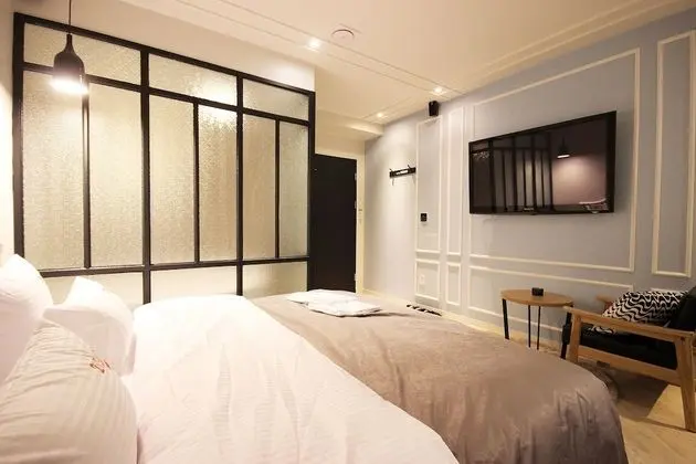 Oda (Standard (Netflix available the lates)