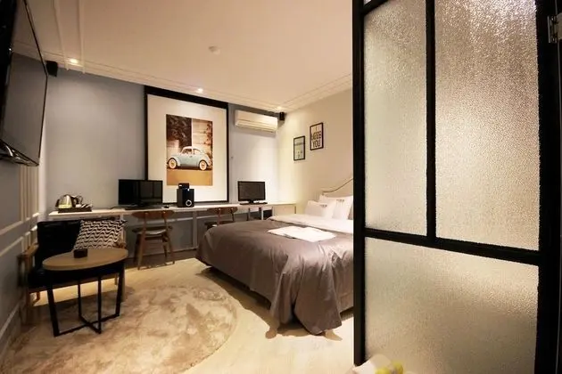 Oda (Standard (Netflix available the lates)