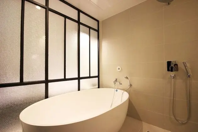 Oda (Standard (Netflix available the lates)