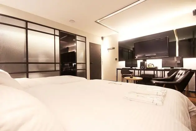 Oda (Sweet-Twin (Netflix available state-o)