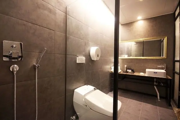 Oda (Sweet-Twin (Netflix available state-o)