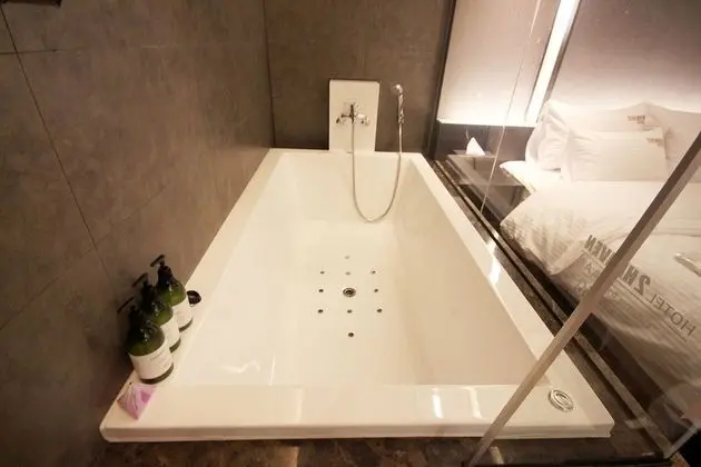 Oda (Sweet-Twin (Netflix available state-o)