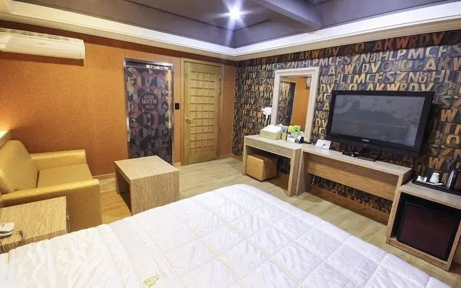 Oda (Standard room (VOD viewing available/)