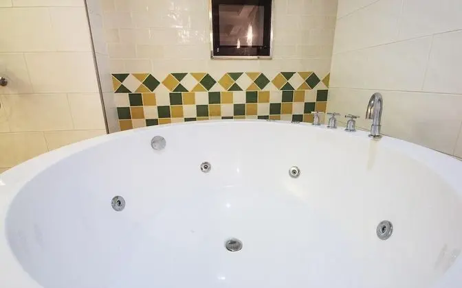 Oda (VIP (VOD viewing available/large bath)