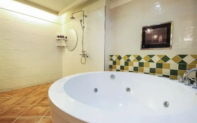 Oda (VIP (VOD viewing available/large bath)