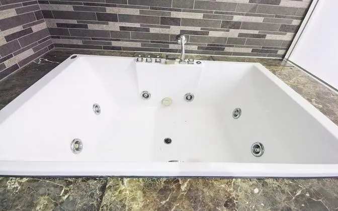 Oda (VIP (VOD viewing available/large bath)