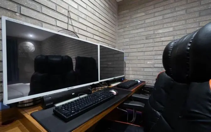 Oda (PC room (couple PC fully equipped wit)