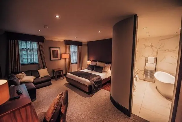 Junior Suite- Argyll