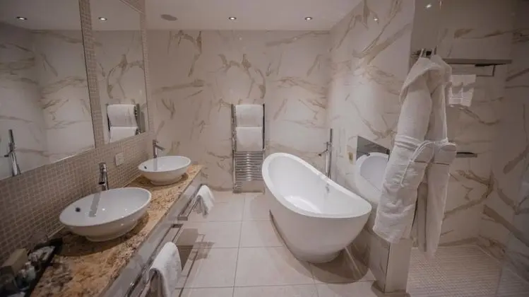 Junior Suite- Argyll