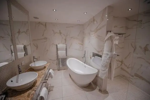 Junior Suite- Argyll