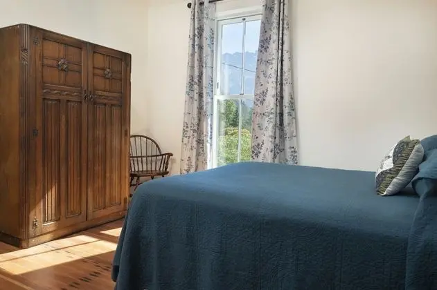 Room 2 with Shared Bath