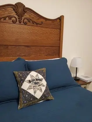 Room 2 with Shared Bath