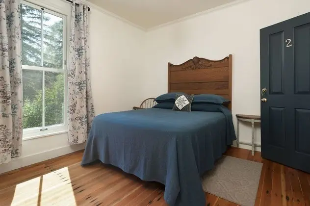 Room 3 with Shared Bath