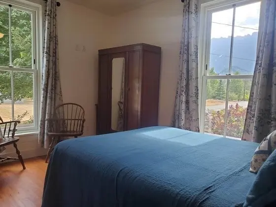 Room 3 with Shared Bath