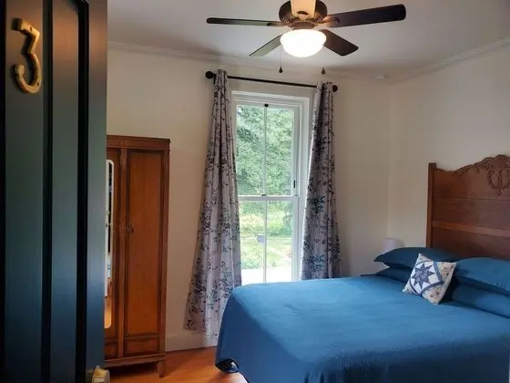 Room 3 with Shared Bath
