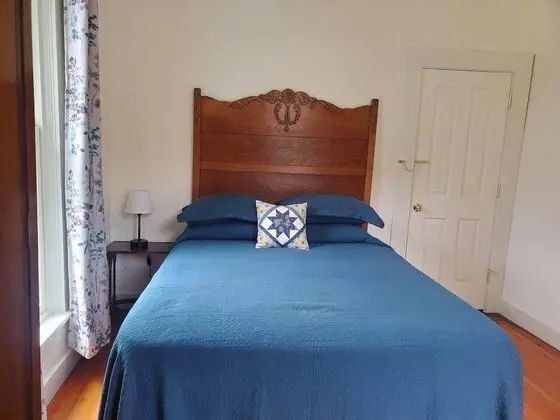 Room 3 with Shared Bath