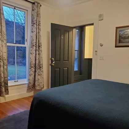 Room 4 with Shared Bath
