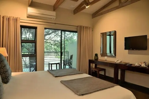 Luxury Oda