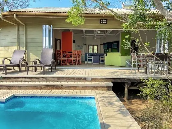 Boutique Green Monkey Orange Sleeps 4