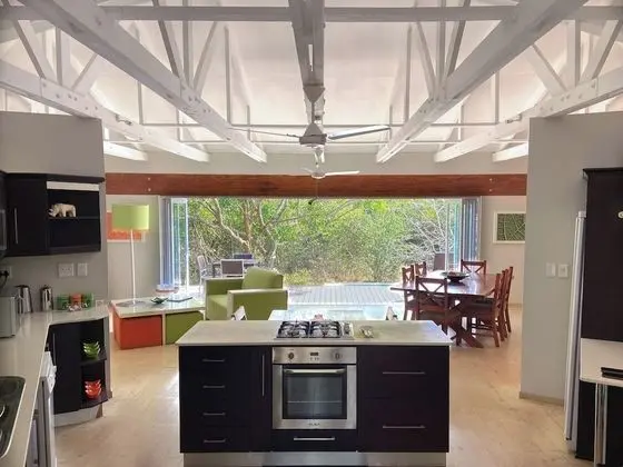 Boutique Green Monkey Orange Sleeps 4