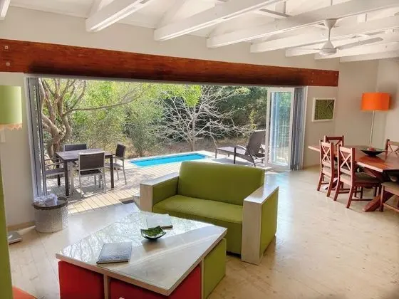 Boutique Green Monkey Orange Sleeps 4