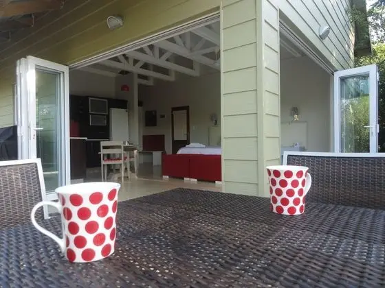 Boutique Red Ivory Sleeps 2