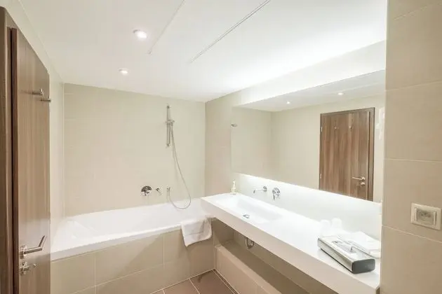 Senior Süit, 1 Yatak Odası, Küvet, Köşe