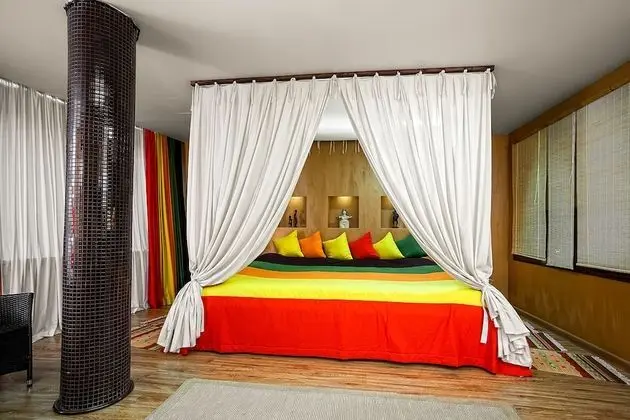 Deluxe Tek Büyük Yataklı Oda