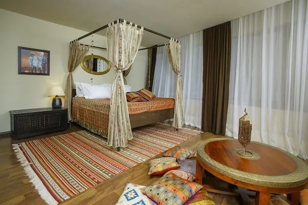 Deluxe Tek Büyük Yataklı Oda