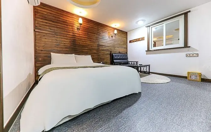 Deluxe Tek Büyük Yataklı Oda