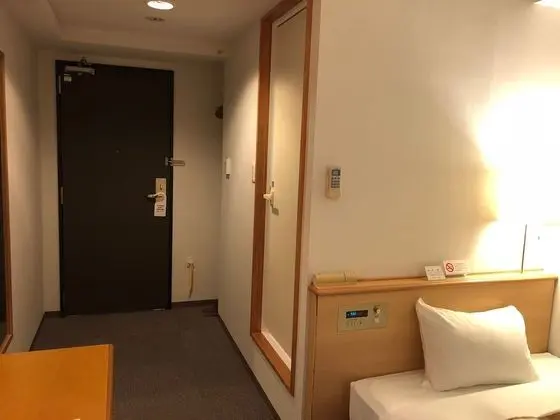 Tek Kişilik Oda, Sigara İçilebilir