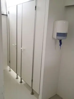 Tek Büyük Yataklı Oda, Ortak Banyo