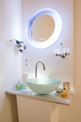 Tek Büyük Yataklı Oda, Ortak Banyo