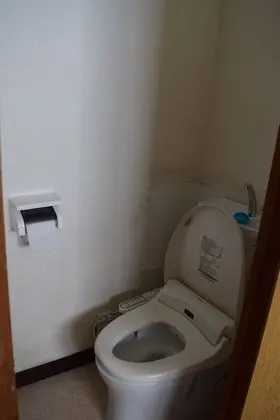 İki Ayrı Yataklı Oda, Sigara İçilebilir