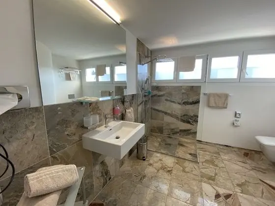 Tek Büyük Yataklı Oda, Balkon