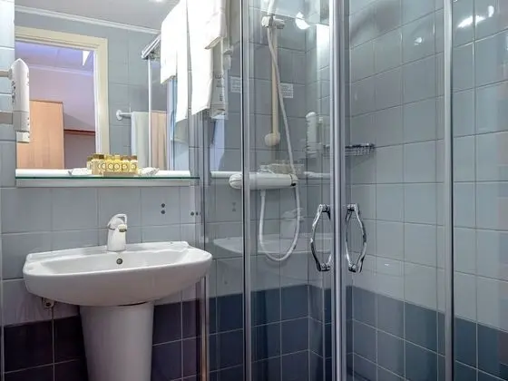 Superior Tek Büyük veya İki Ayrı Yataklı Oda