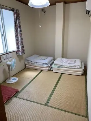 Basic Tek Büyük veya İki Ayrı Yataklı Oda