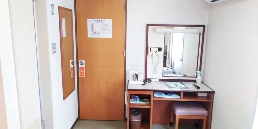 İki Ayrı Yataklı Oda, Sigara İçilmez (no bathroom, Male Only)